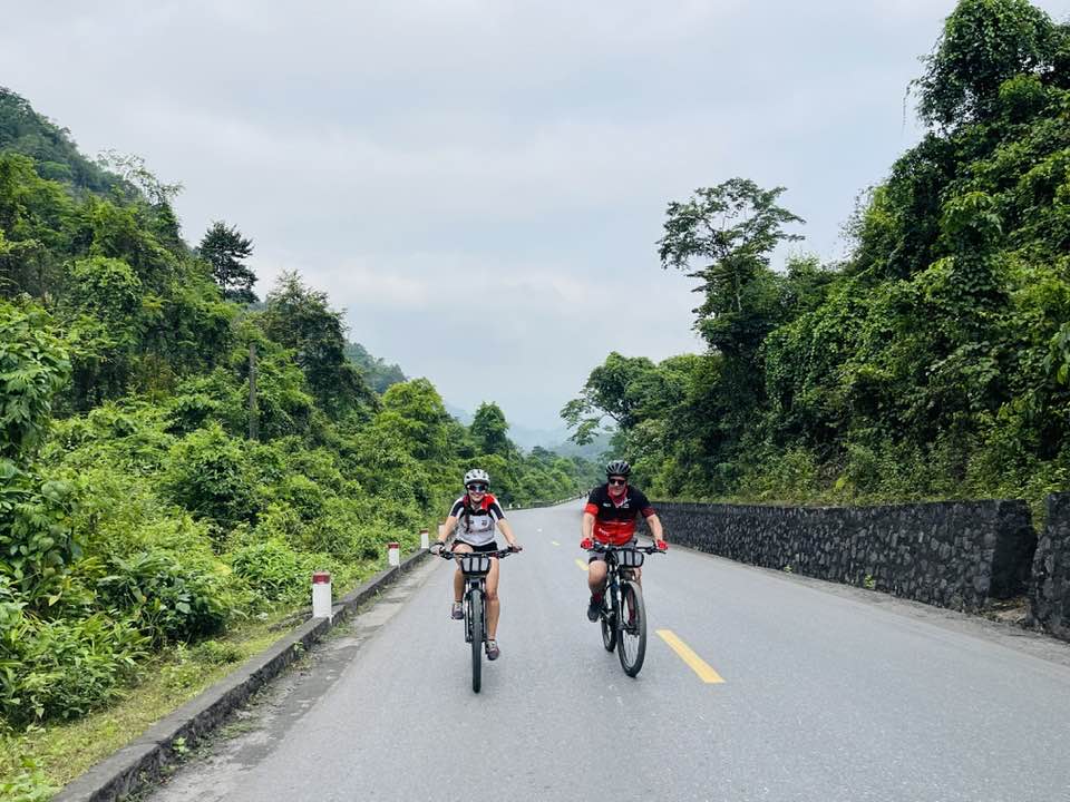 The Ultimate North-South Bike Tour of Vietnam 17 Days